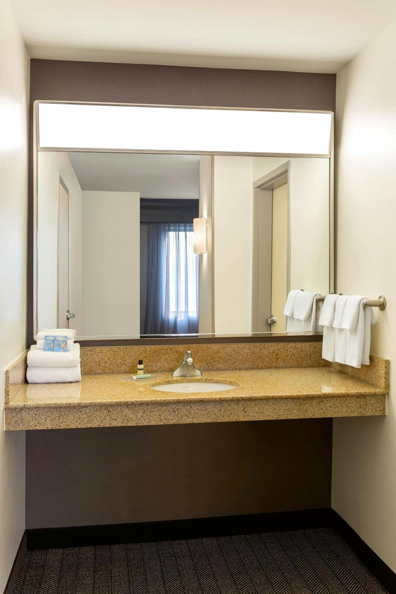Hotel Courtyard By Marriott Madison West / Middleton Zewnętrze zdjęcie